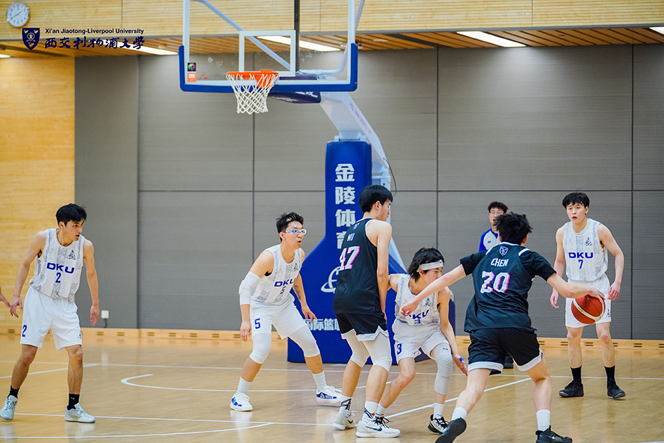 强对话中
